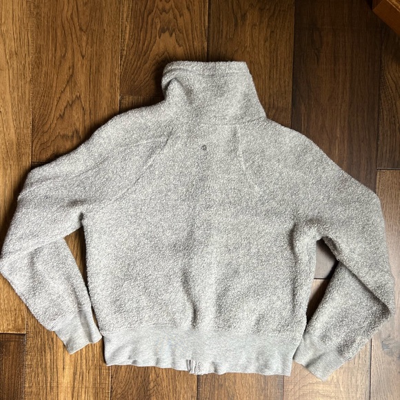 Lululemon So Sherpa cropped grey boucle jacket women’s size 6 - Picture 7 of 10
